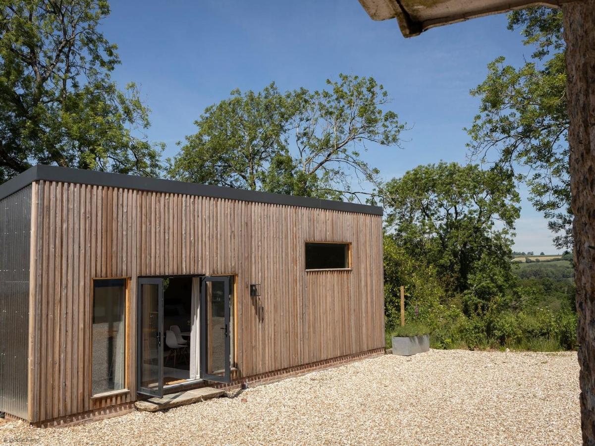 Horseshoe Barn Axminster Exterior foto